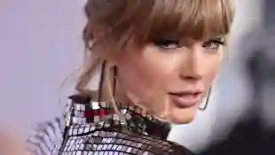 American Music Awards Arrivals - LA Taylor Swift attends the 2018 American Music Awards at Microsoft Theater on October