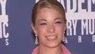 at the 2002 Academy of Country Music Awards, Universal Amphitheater, Universal City, 05-22-02 Leann Rimes at the 2002 Ac