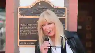 Syndication: The Enquirer Suzanne Somers poses for a photo outside of the Plaza Theatre on March 6, 2019 in Palm Springs