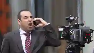 **EXCLUSIVE** Rick Hoffman gets animated while filming on the set of Suits in Toronto 106831, **EXCLUSIVE** TORONTO, CAN