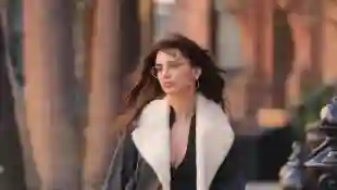Emily Ratajkowski is seen walking her dog Colombo in New York City Featuring: Emily Ratajkowski Where: New York, New Yor