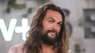 Jason Momoa made a hilarious cameo on Saturday Night last weekend. AND he was shirtless...