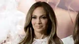 Jennifer Lopez Reveals She Doesn't Love THIS Grand Romantic Gesture!