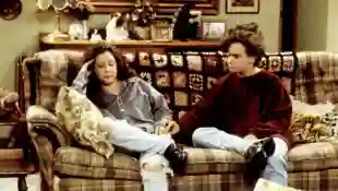 Johnny Galecki and Sara Gilbert starred in 'Roseanne'