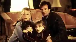 Jumanji Cast 1995 Bonnie Hunt Bradley Pierce Kirsten Dunst Robin Williams