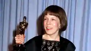 Linda Hunt won the 1984 Academy Award as 'Best Supporting Actress'.