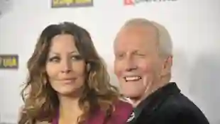 Linda Kozlowski and Paul Hogan got a divorce in 2014. This is why...