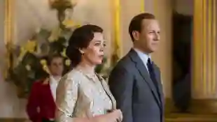 Olivia Colman and Tobias Menzies as Quen Elizabeth II and Prince Philip in The Crown.