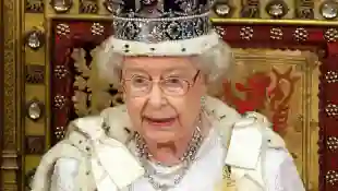 La Reine Elizabeth II lit son discours à la Chambre des Lords, à Westminster, à Londres, le 6 novembre 2007, lors de l'ouverture du Parlement.