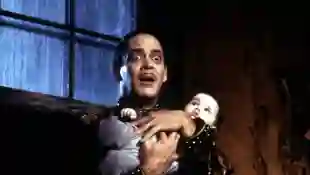 Raúl Juliá en 'Los locos Addams'