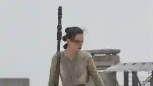 'Star Wars': Daisy Ridley Spills That "Rey" Was Originally Set To Be Related To Obi-Wan Kenobi