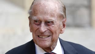 The Crown Jonathan Pryce Cast As Prince Philip
