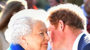 Reina Isabel II y el príncipe Harry