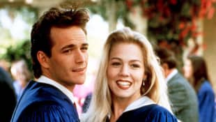 Luke Perry and Jennie Garth in 'BH90210'