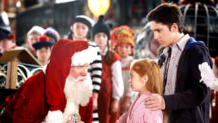 Liliana Mumy and Eric Lloyd in 'The Santa Clause 3'