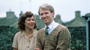 Peter Davison and Carol Drinkwater in 'All Creatures Great And Small"