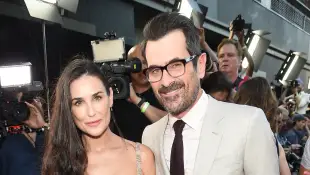 Demi Moore y Ty Burrell