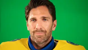 Henrik Lundqvist identical twin brother Joel Lundqvist Instagram photo picture side by side comparison NHL New York Rangers Swedish goalie family related