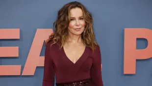 jennifer grey hot sexy outfit cleavage