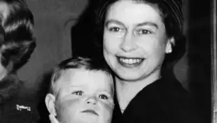 BRETAGNE-REINE-ELIZABETH II
