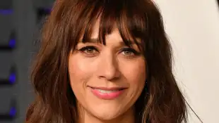 Rashida Jones attends the 2019 Vanity Fair Oscar Party.