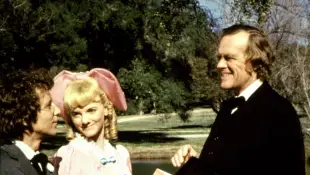 LITTLE HOUSE ON THE PRAIRIE, Steve Tracy, Alison Arngrim, Kevin Hagen, He Loves Me, He Loves Me Not, Pt. II , (Saison 6,