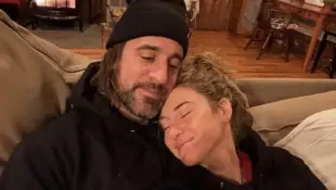 Aaron Rodgers shares selfie with Shailene Woodley