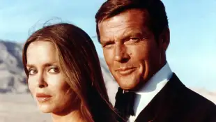 Barbara Bach and Roger Moore in the "Bond" film "The Spy Who Loved Me