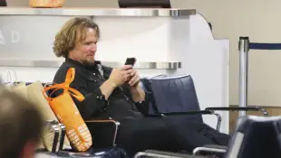 EXCLUSIVE: Kody Brown and his four wives arrive back after a business meeting in Los Angeles 128159, EXCLUSIVE: Sister W