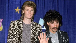 UNITED  STATES  -  JANUARY  01:    (L-R)  Musical  performers  Daryl  Hall  and  John  Oates.DMI/T