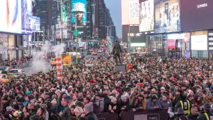 March 26, 2024, New York City, Ny, USA: Shakira performs her new song Punteria at Times Square on March 26, 2024 in New