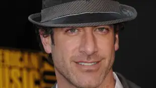 2009 American Music Awards - Arrivals 22 November 2009 - Los Angeles, California - Eduardo Xol. 2009 American Music Awar