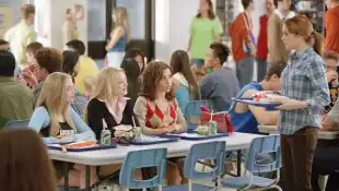 Mean Girls - filmstill AMANDA SEYFRIED, RACHEL MCADAMS, LACEY CHABERT & LINDSAY LOHAN in Mean Girls Filmstill - Editoria