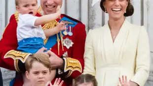 Prince Louis, Prince George, Prince William, Princess Charlotte and Duchess Catherine