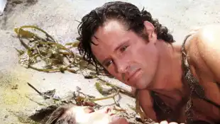 Julie Hagerty and Robert Hays in 'Airplane!'