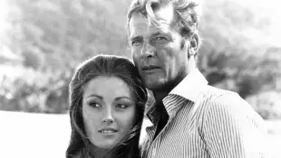 Jane Seymour and Roger Moor in "Live and Let Die"
