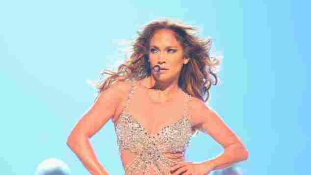 Jennifer Lopez in Unterwäsche auf der Bühne Konzert