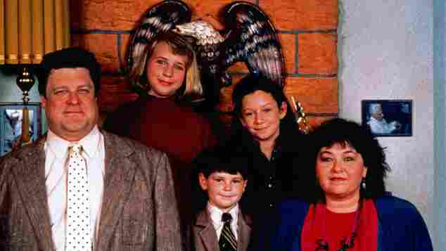 John Goodman, Laurie Metcalf, Alicia Goranson, Michael Fishman and Roseanne Barr, Sitcom, „Roseanne“, 1988