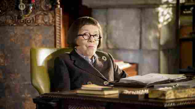 Linda Hunt as Hetty in Navy CIS: L.A. what's behind her mysterious disappearance