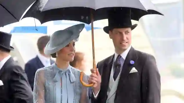Duchess Catherine Prince William Royal Ascot 2019 Umbrella