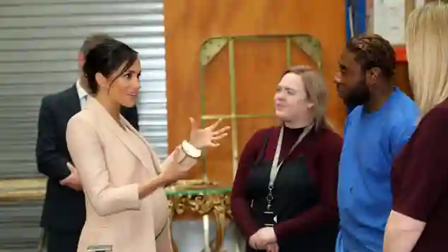 Duchess Meghan meets apprentices at the National Theatre