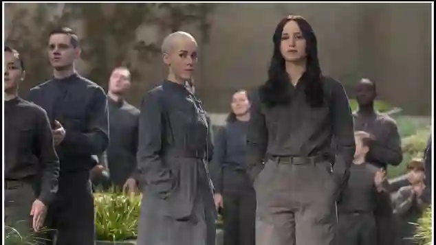 Jena Malone and Jennifer Lawrence in 'The Hunger Games: Mockingjay'.