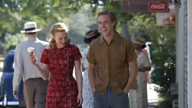 Rachel McAdams y Ryan Gosling en una escena de la película 'Diario de una pasión'
