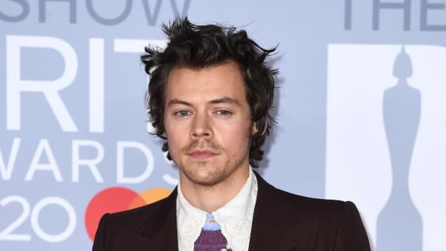 harry styles gucci lipstick