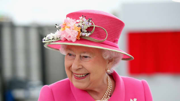 La Reina Isabel Luce Impecable En Un Nuevo Retrato Oficial