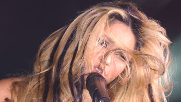 Shakira Recuerda Su Famoso Album Pies Descalzos En Twitter