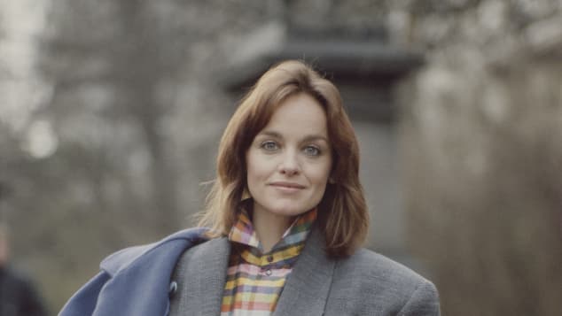 Dynasty Meet Pamela Sue Martin S Three Husbands Before she graduated, pamela was working in a hamburger stand for $1.45 per hour when a friend told her that. dynasty meet pamela sue martin s