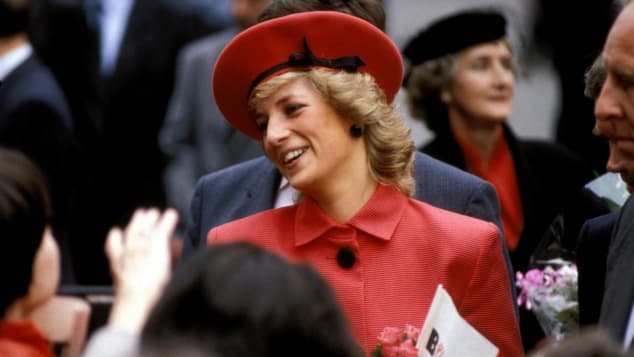 4 Iconic Lady Diana Outfits That Are Trendy Again Today
