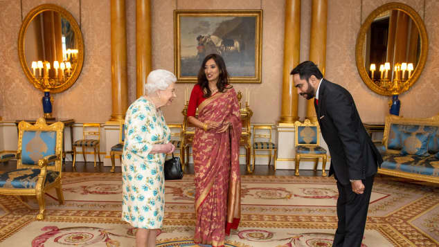 Queen Elizabeth II, Saroja Sirisena, and Dr. Sudath Talpahewa