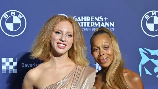 Anna Ermakova and Angela Ermakova